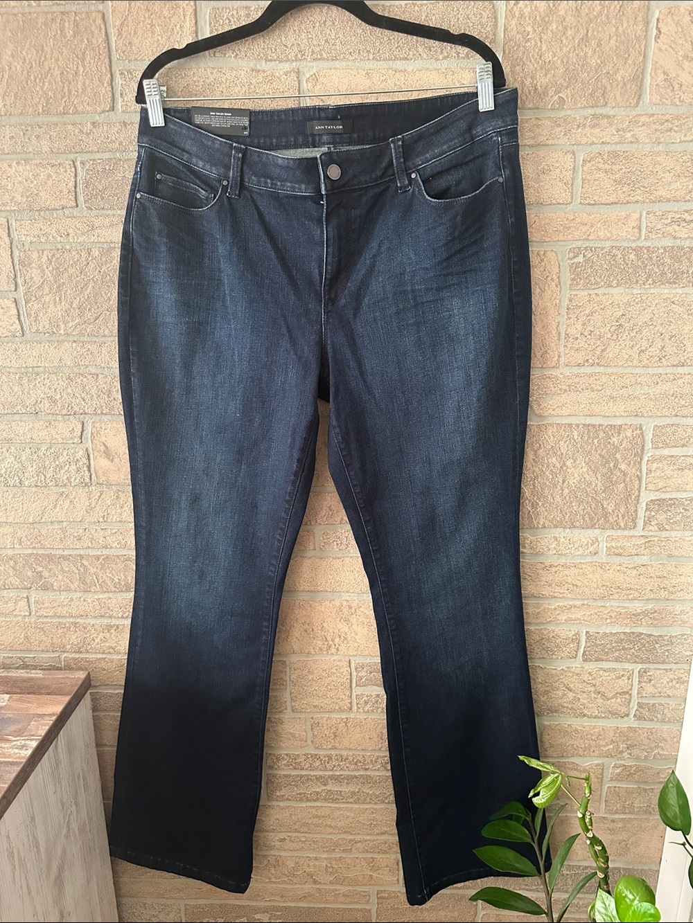 NWT Ann Taylor jeans Curvy Bootcut Dark Wash Classic Stretch size 14